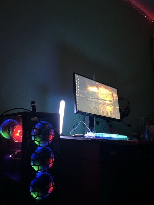 AGON 24,5 TN PANEL 240HZ 0,5ms