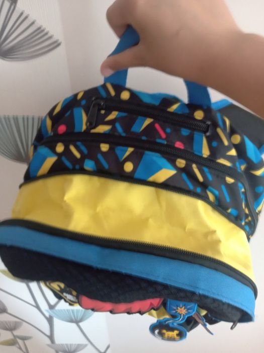 Продам рюкзак шкільний,патріотичний,новий