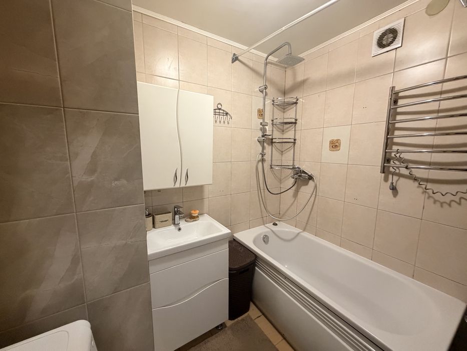 Продам  2-х.кв. ул.Заслонова ,22. Дарница.