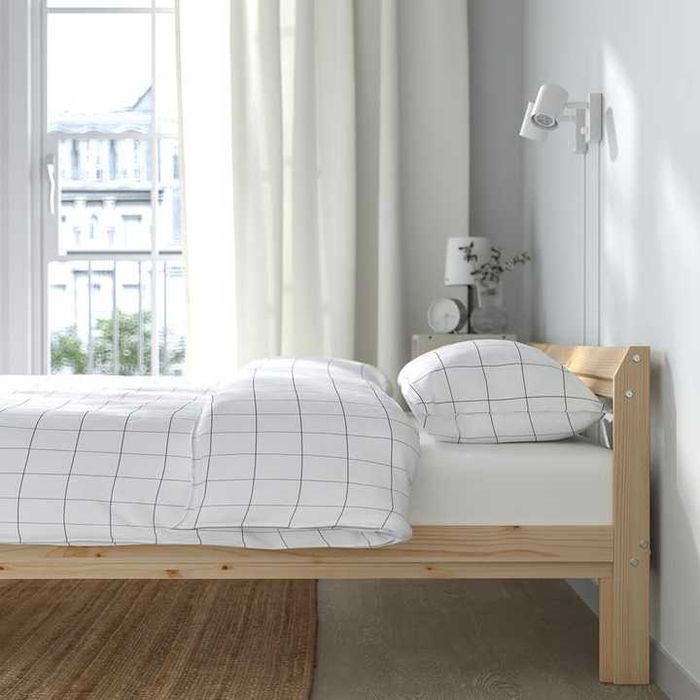 Cama de Casal IKEA em Pinho + Estrado + Colchão (reservada)