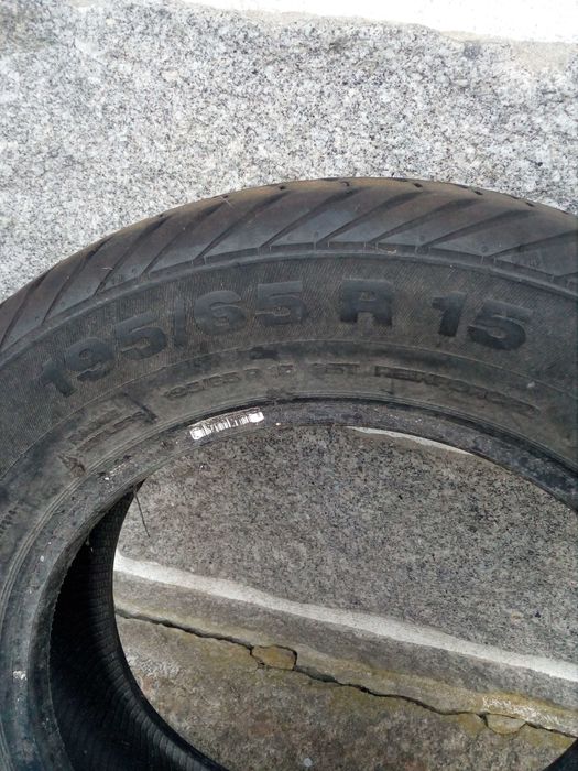 Par de Pneus Comercial Continental - 195 65 R15