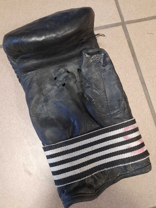 Rękawica bokserska treningowa skórzana lekka - tanio!