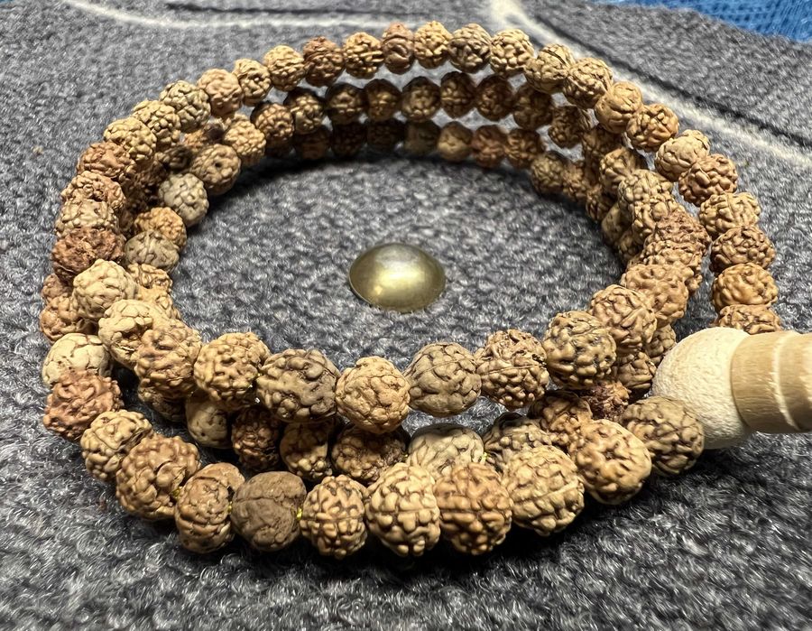 Чотки з рудракши,  108 намистин, 27 намистин, d~6 мм, d~7 мм, чоткі