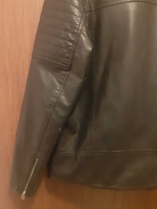 Kurtka - skóropodobna wzór motocyklowy