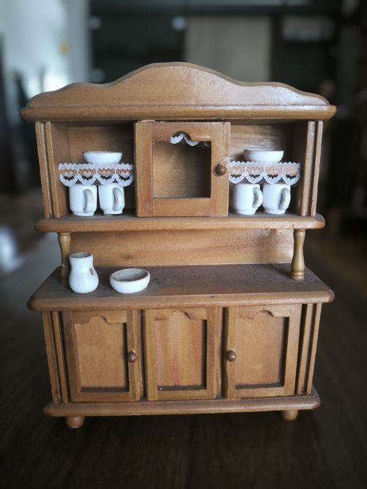 Decoração/ Mobilia para casa de Bonecas