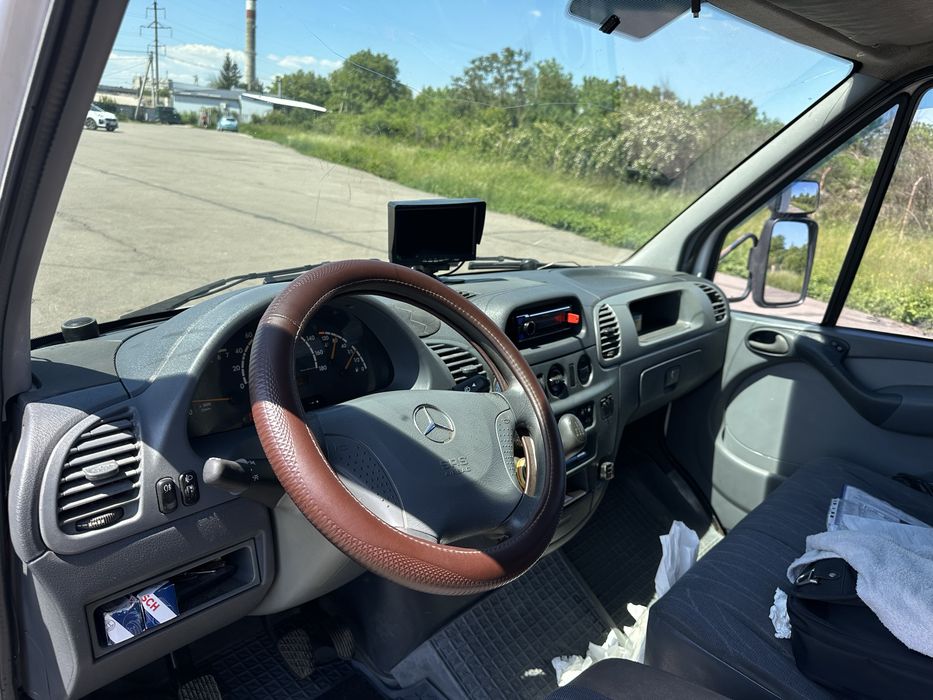 Вантажний автомобіль SPRINTER 413 2000 рік