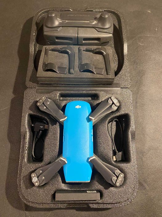 Dron DJI Spark kolor niebieski