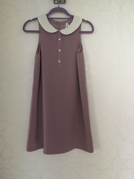 Sukienka pudrowy róż z kołnierzykiem S/M