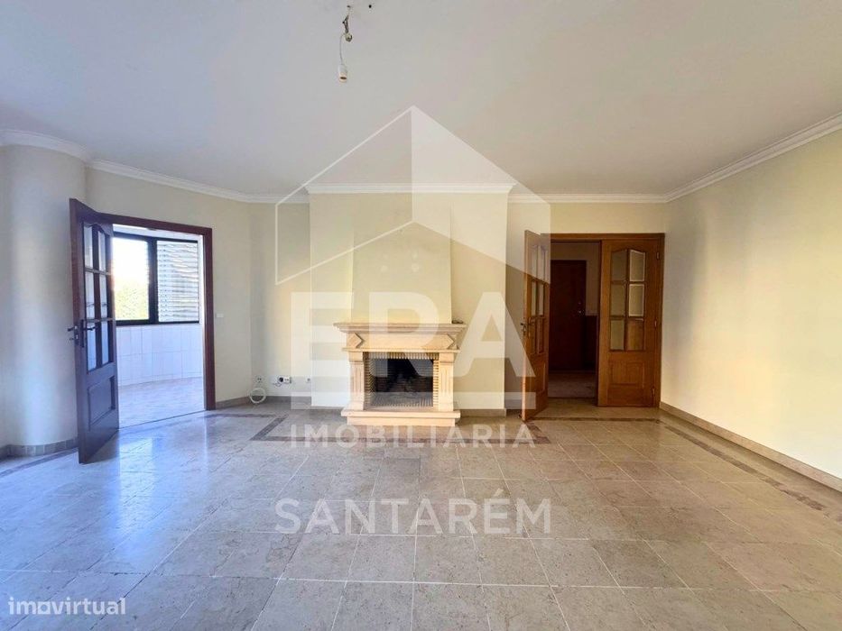 Apartamento T3 com varanda