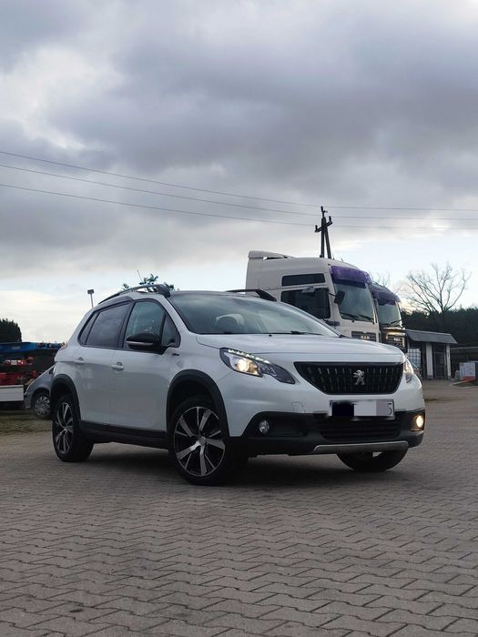 Peugeot 2008 gt-line biała perła panorama navii