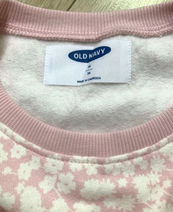 Свитшот с небольшим начётчиком Old Navy.