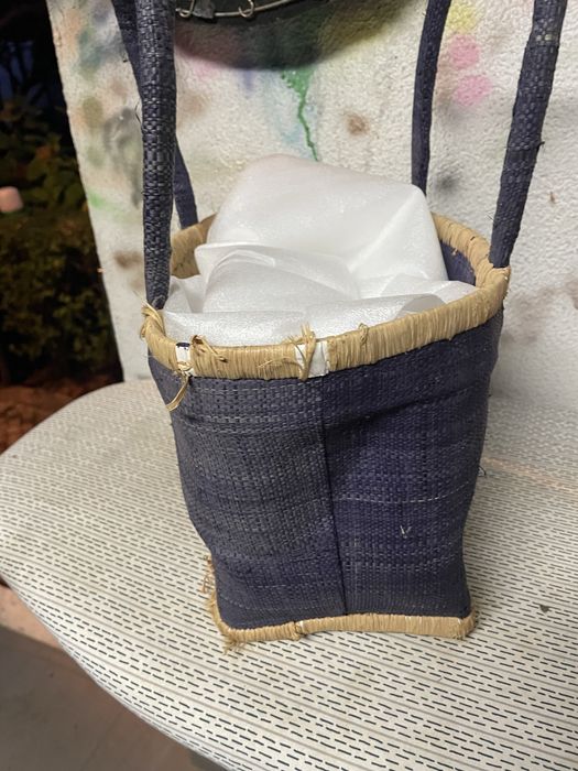 Cesta em verga e tecido