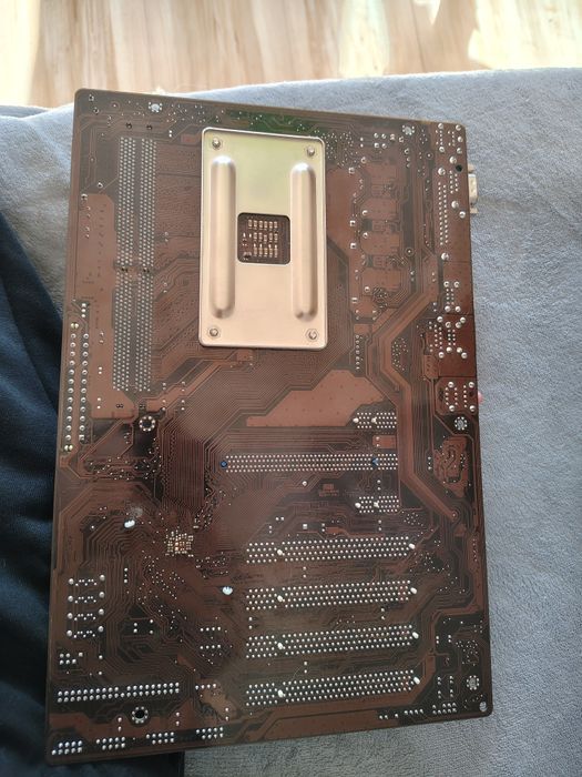 Zestaw Retro PC: ASUS M2N68 PLUS + Athlon 64 + 2GB RAM DDR2