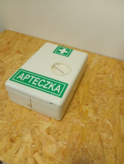Apteczka ścienna metalowa BHP