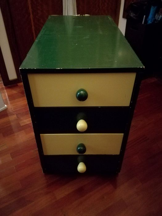 Móvel convertível em secretária. Pernas metálicas secretária IKEA