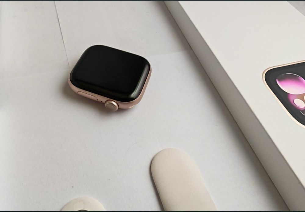 Apple watch 11 rose gold