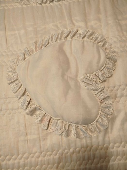 Colcha de cama de casal + 2 almofadas em formato coração