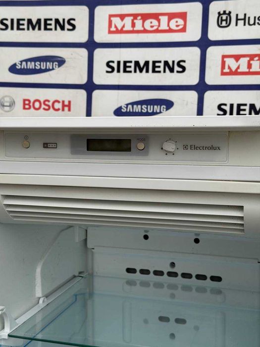 Морозильна камера б/в  ELECTROLUX 120/60/60 Білий No Frost #07656