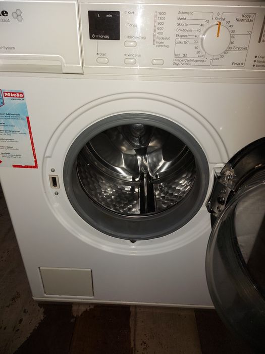 Пральна машина Miele