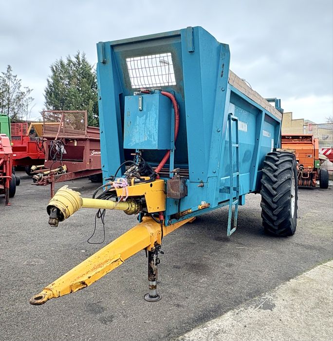 reboque espalhador de estrume