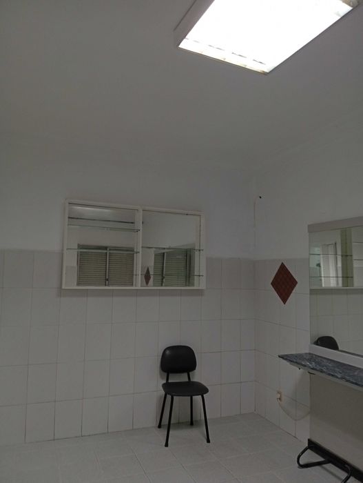 Salão de Cabeleireiro, barbeiro para Arrendar – Falagueira, Amadora