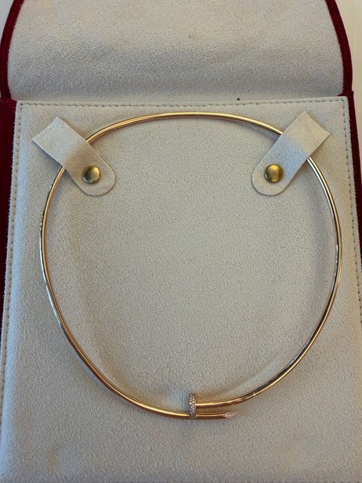 Золотий цвях з діамантами в стилі Cartier