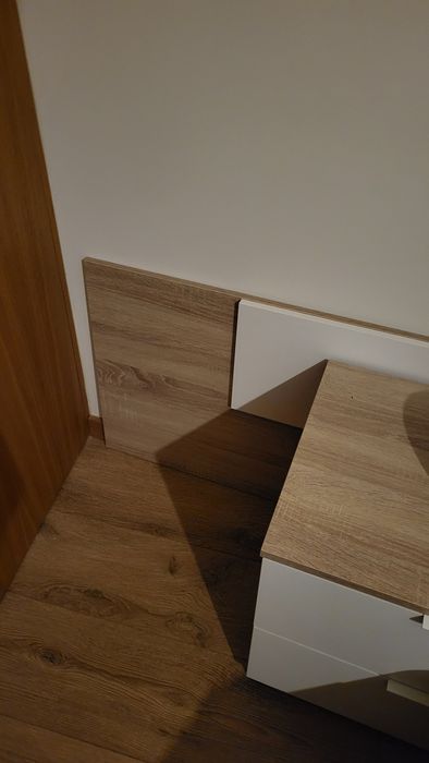 Cabeceira de cama e mesinhas