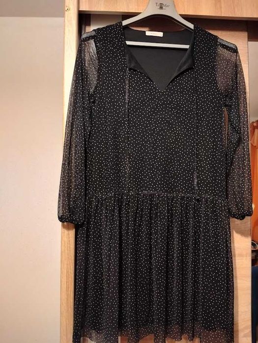 Sukienka czarna w kropki rozmiar S RESERVED