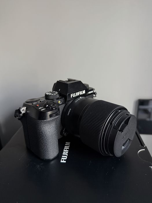 Aparat FUJIFILM X-S10 Czarny + Obiektyw XC 15-45mm Kit