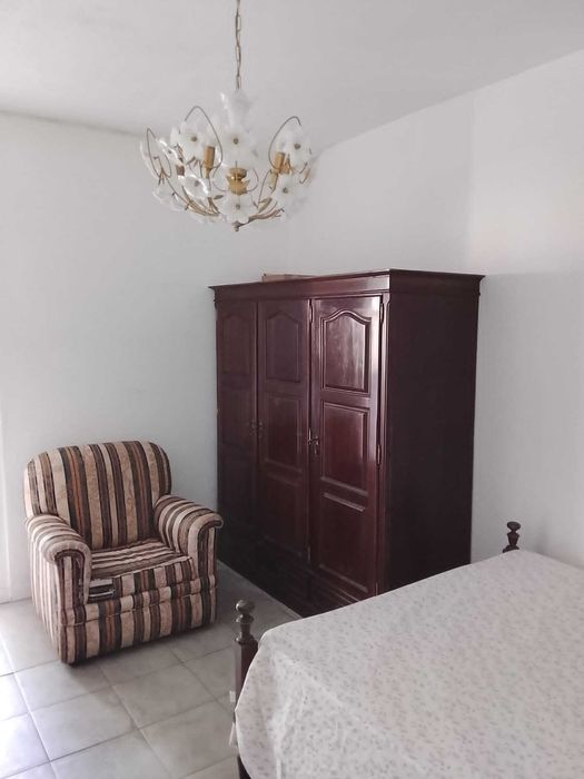Quarto para arendar em Vale de Amoreira