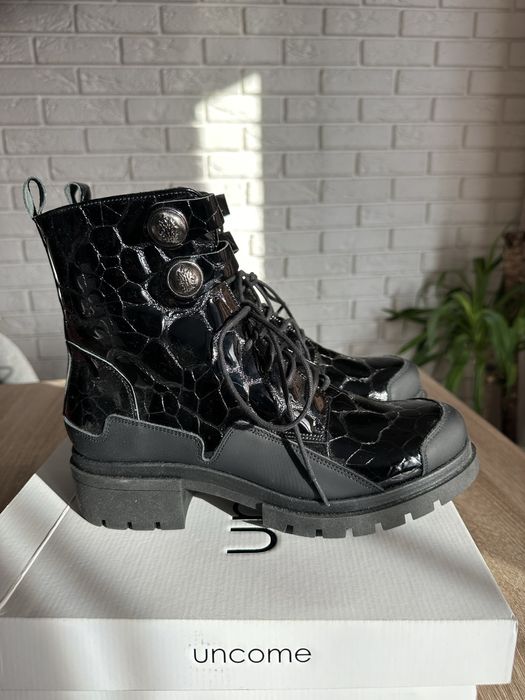 UNCOME BUTY DAMSKIE, skora naturalna model 33009 DRAGON NERO rozm.40