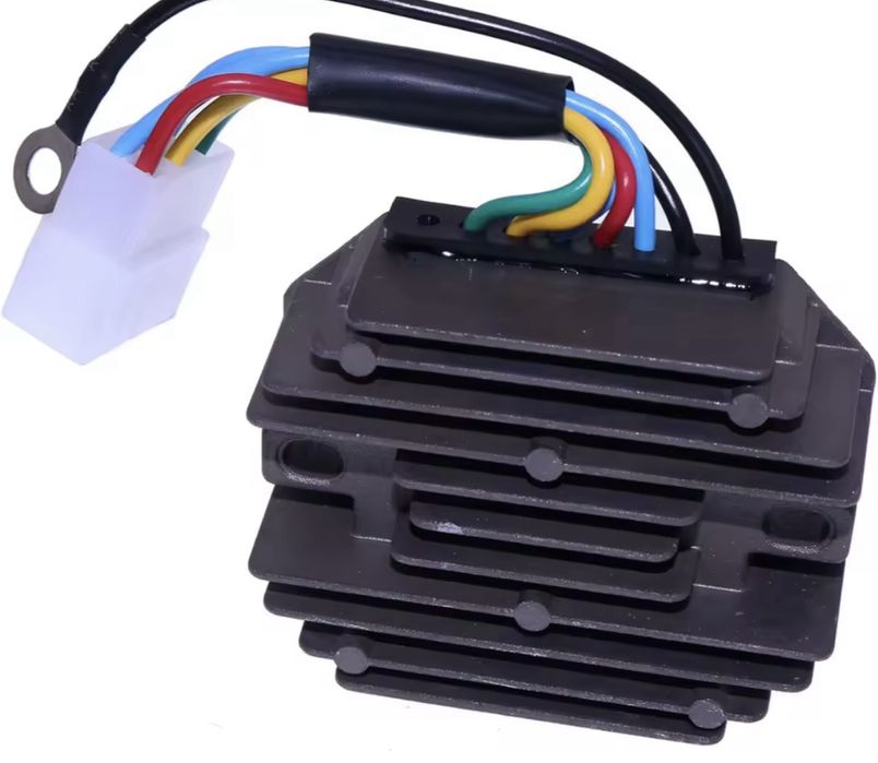 Regulator Napięcia 12 V Kubota 8200D 15533/64600