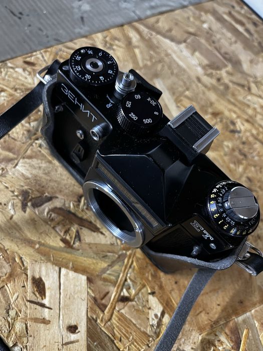 Фотоапарат ZENIT ET +вінтажна електронна фотовспишка ЛУЧ-70