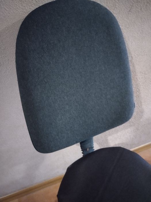 Офісний стул в гарному стані