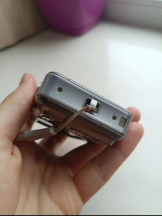 Продам цифровий фотоаппарат мильниця Samsung ES20 Silver