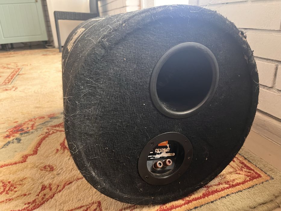 Сабвуфер JBL cs-1204t