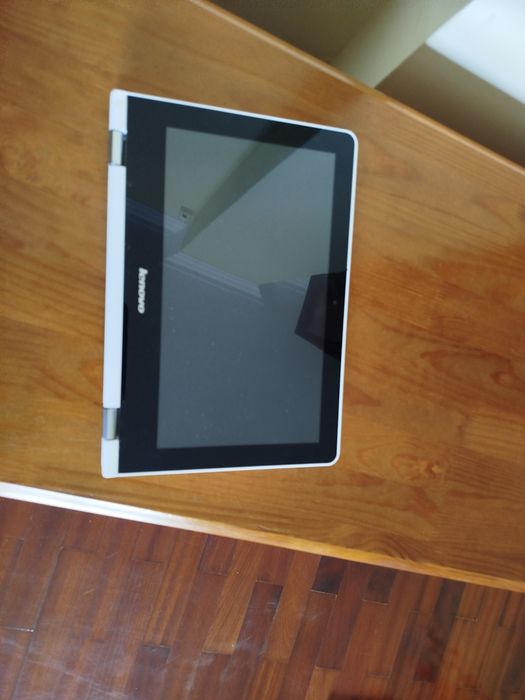 Vendo Portátil Lenovo Yoga 300-11BR