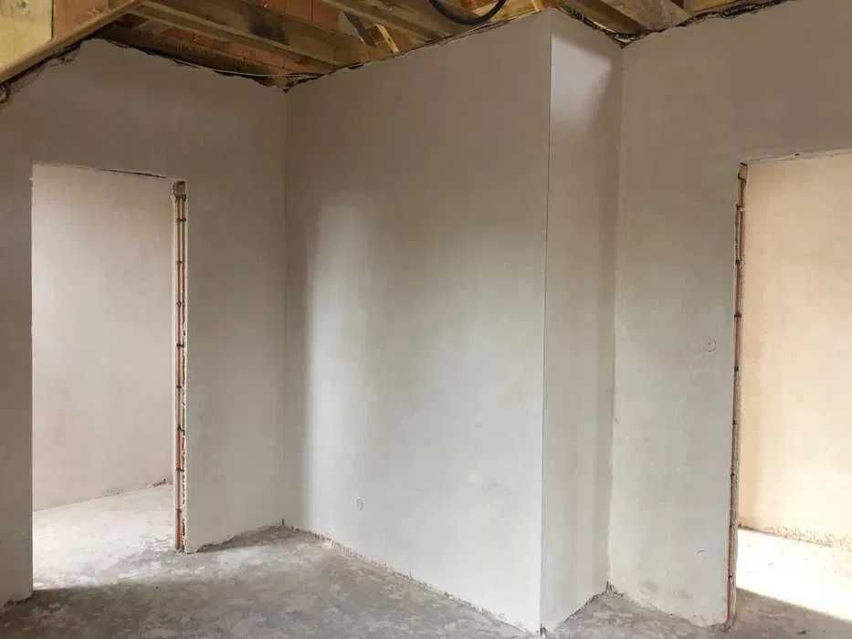 Tynki maszynowe gipsowe i cementowo-wapienne hybrydowe wolne terminy