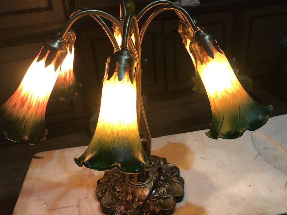 Лампа -тюльпан.Настольная. Старинная.