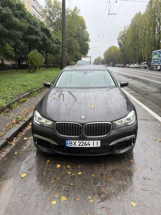 BMW 740i 2016 года