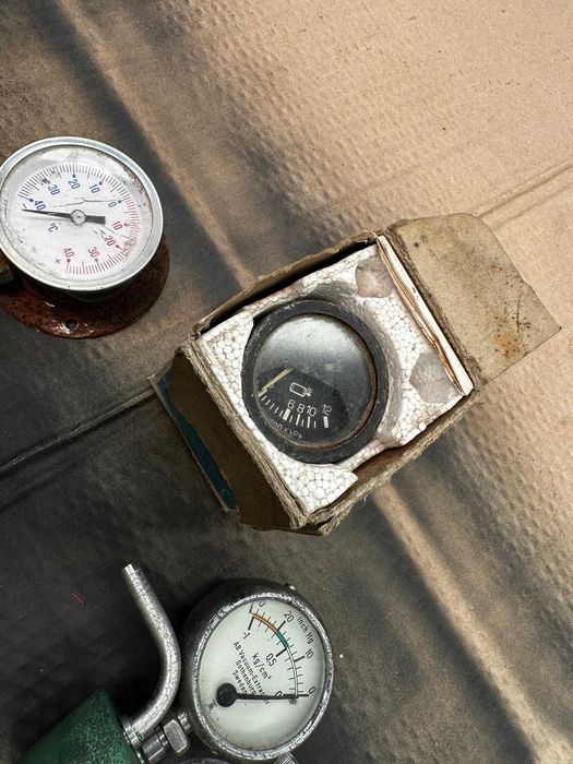 Conjunto de manómetros antigos