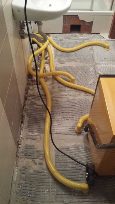 Osuszanie po zalaniu, Ozonowanie pomieszczeń,  Wynajem osuszaczy