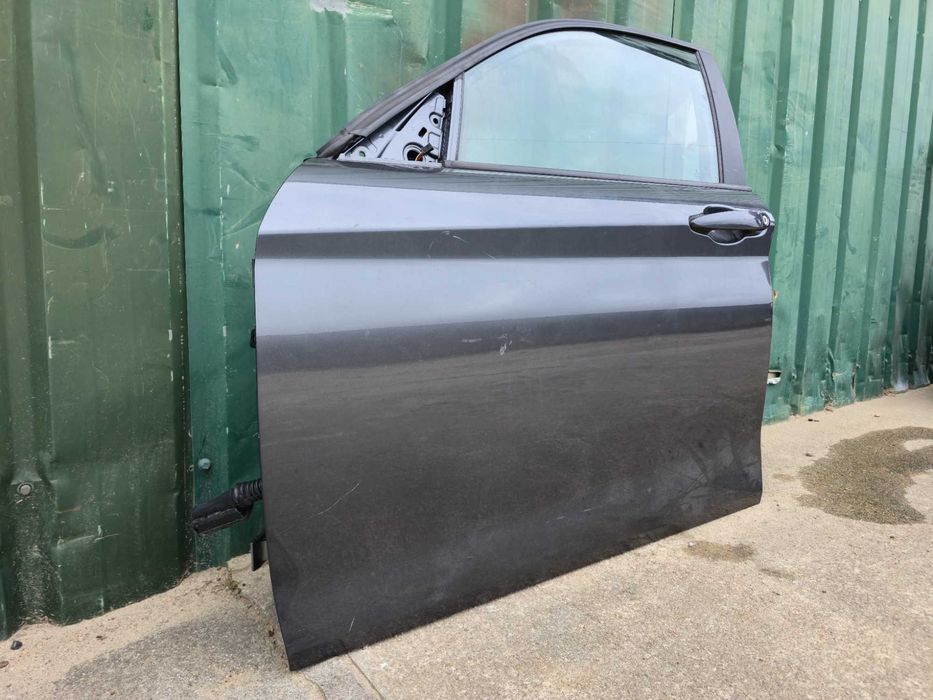 Porta frente esquerda BMW Serie 1 F20 F21. (2011 a 2018)