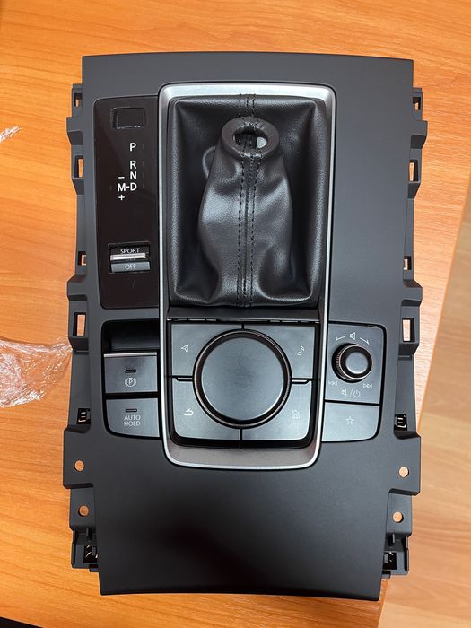 Центральна консоль Mazda 3 BP