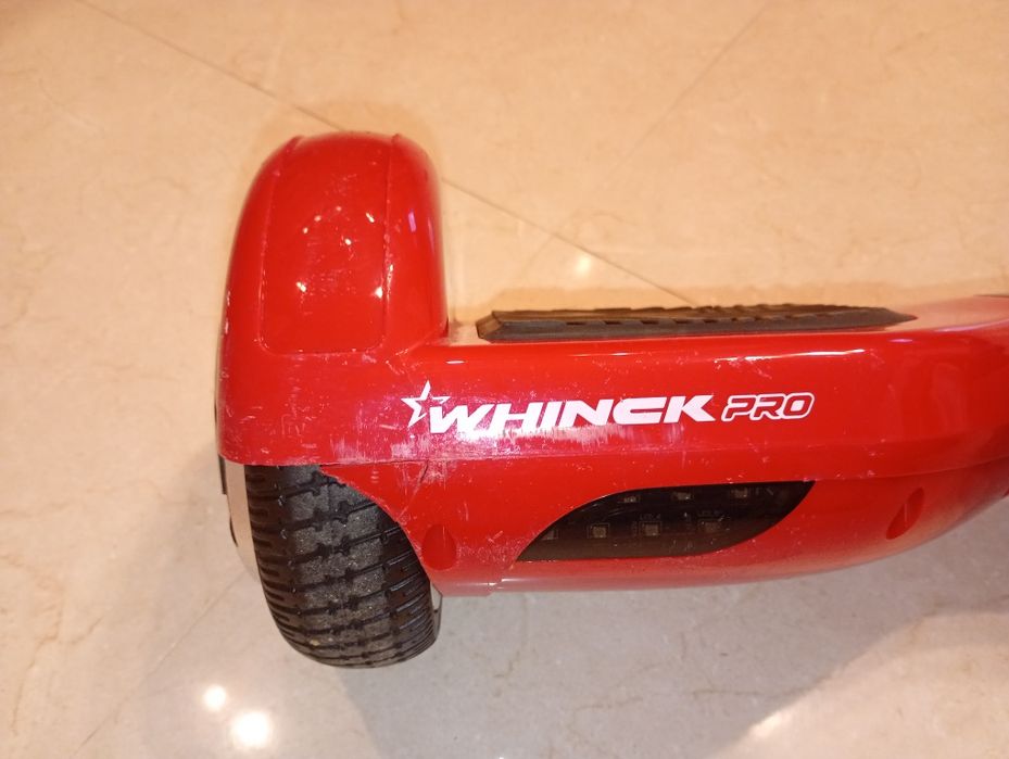 Hoverboard da marca WHINCK PRO. 



+3
O objeto na imagem é um hoverbo