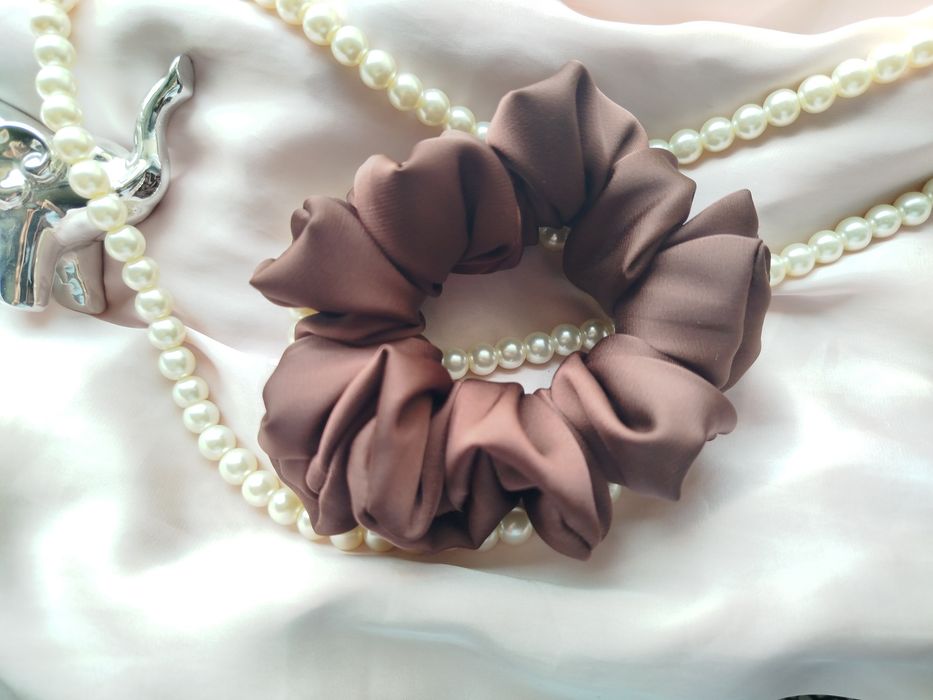 Gumka scrunchie satyna jedwabna Armani brązowy