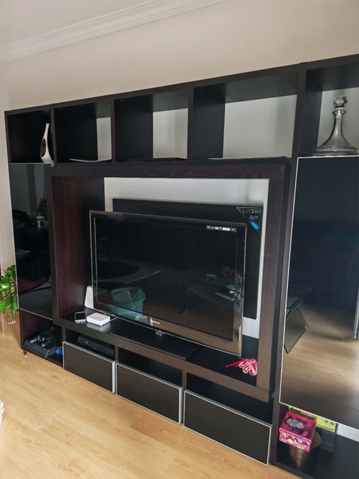 Movel para televisao de madeira