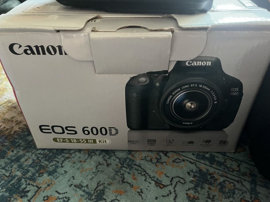 Камера Canon eos 600d