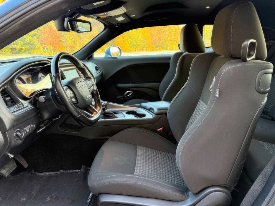 Dodge Challenger      2020