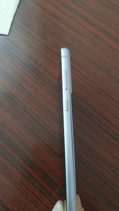 Продам робочий телефон Samsung s21 FE